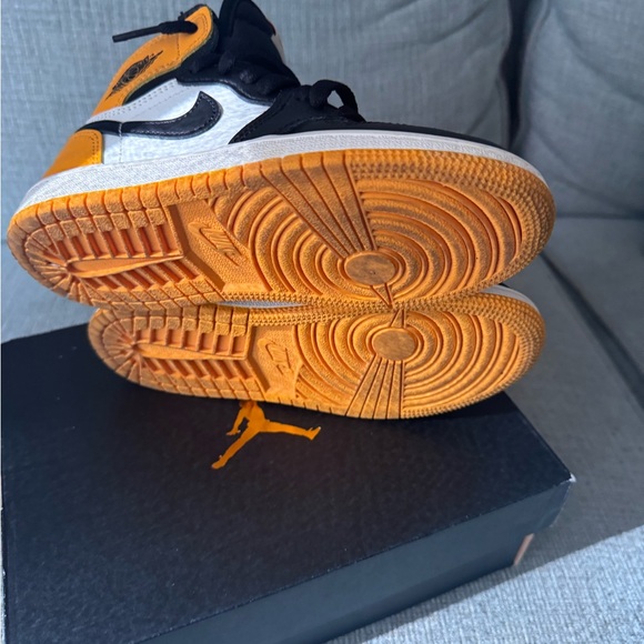 Jordan 1 Retro High OG - Picture 7 of 7